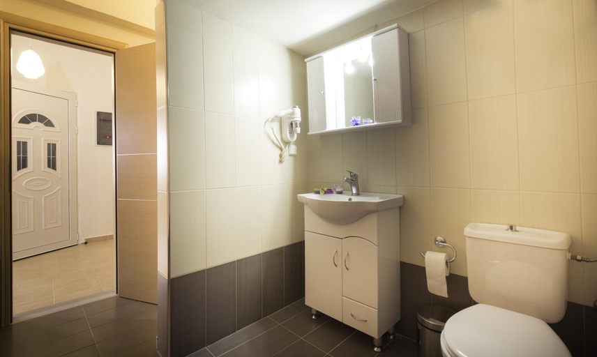 Bathroom 5, Georgias Apartments, South Aegean
