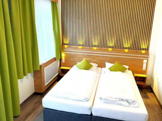 Others 2, Berghotel Glockenberg, Goslar