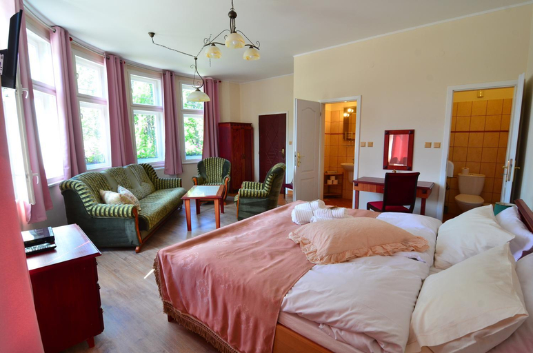 Bedroom 2, Baronka Bed & Breakfast & Bistrot, Rožnava