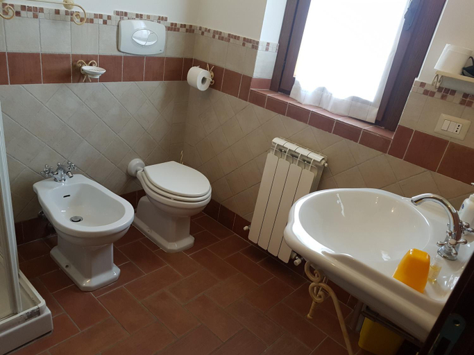 Bathroom, Il Borgo sul Lago, Perugia