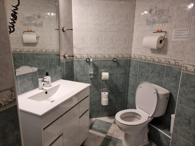 Bathroom 4, Casa de Huespedes Cuenca, Madrid
