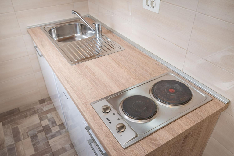 Others 3, Studio Apartments Near Center, Novalja