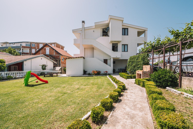 Others 5, Apartments Radosevic