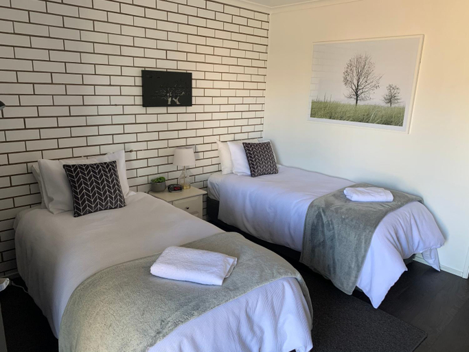 Others 3, Kings Avenue Motel, N. Grampians - St Arnaud