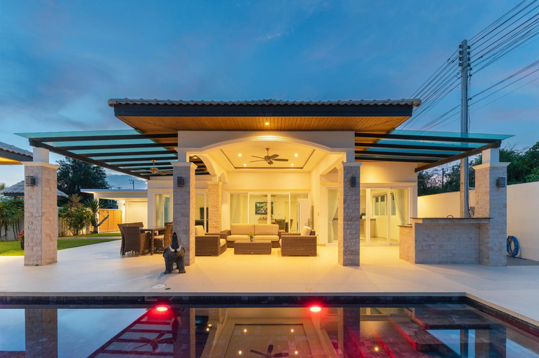 Exterior 3