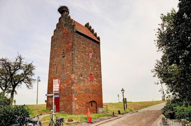 Others 3, B&B Op de Keien, Oss