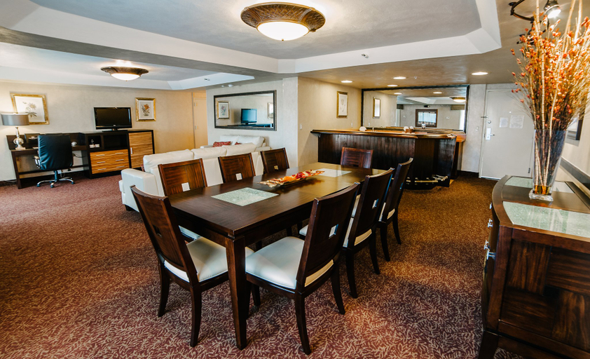 Food & Drinks 5, Crowne Plaza SAN DIEGO - MISSION VALLEY by IHG, San Diego