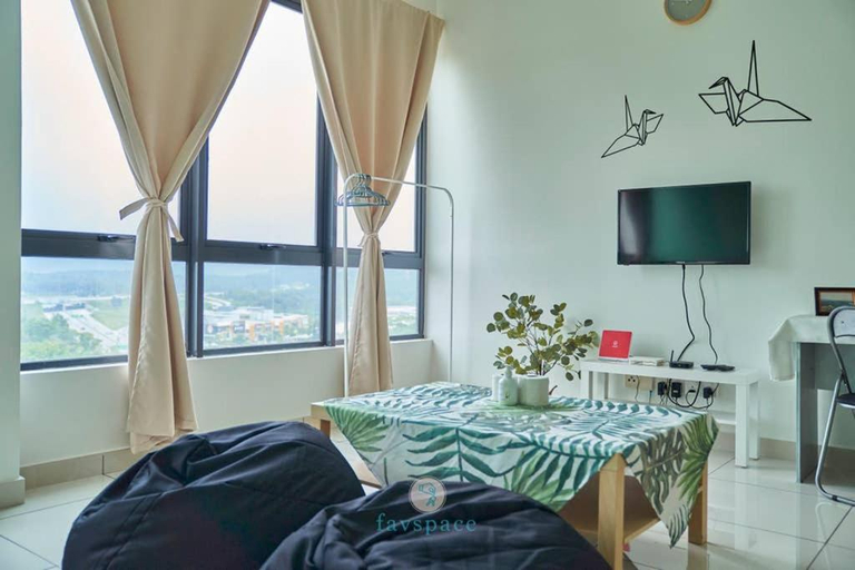 Others 5, Studio 4 Pax | FREE Netflix & Parking @ Semenyih, Hulu Langat