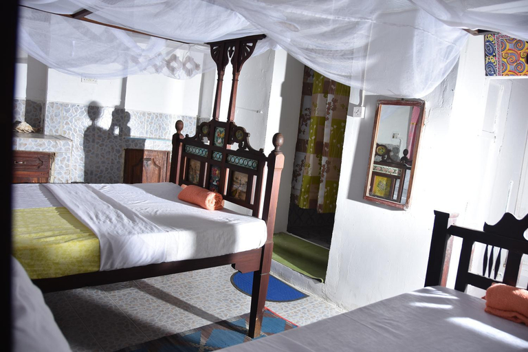 Others 4, BABAbora house, Mjini