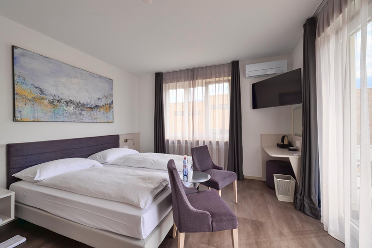 Bedroom 3, Hotel Luna Garni, Locarno