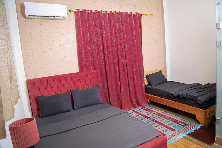Bedroom 2, Castle hotel, 'Abdin
