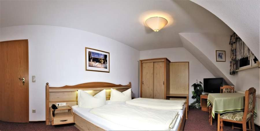 Bedroom 2, Hotel Garden, Bautzen
