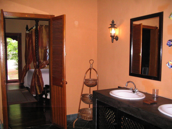 Bathroom 2, Le Jardin de Beau Vallon