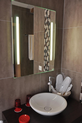 Bathroom 2, Le Relais Du Chv Teau Monney, Lac