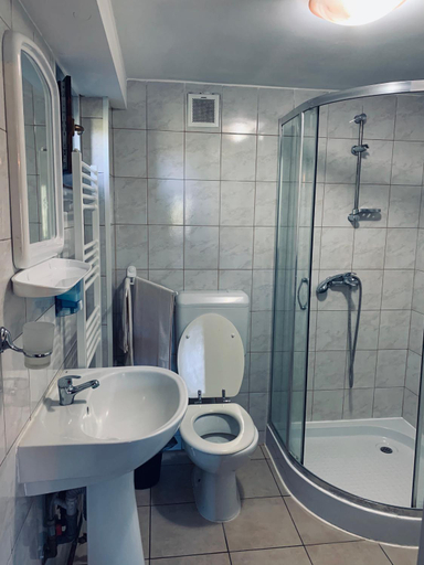 Others 5, Casa Maria Izvorul Muresului, Voslabeni