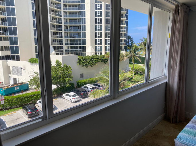 Others 3, Beachfront condo in Miami!, Miami-Dade