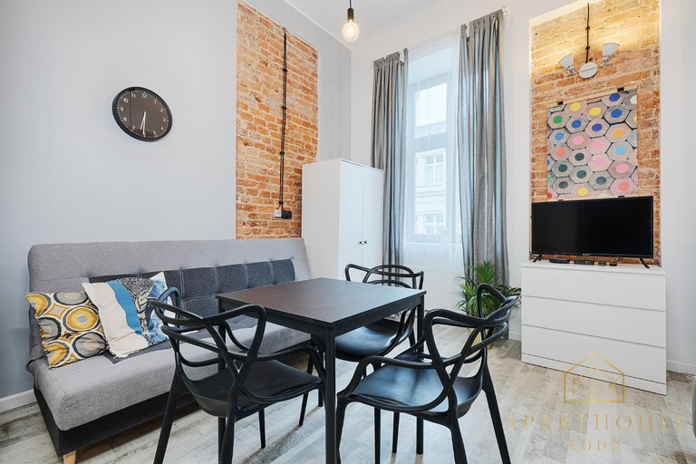 Dining Room 8