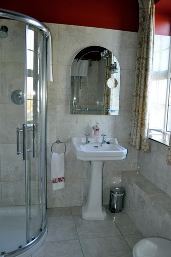 Bathroom 3, Highfield House