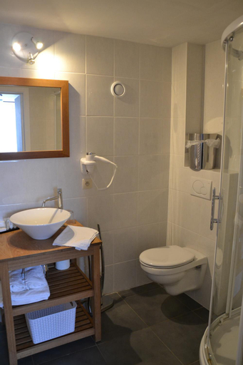Bathroom 8