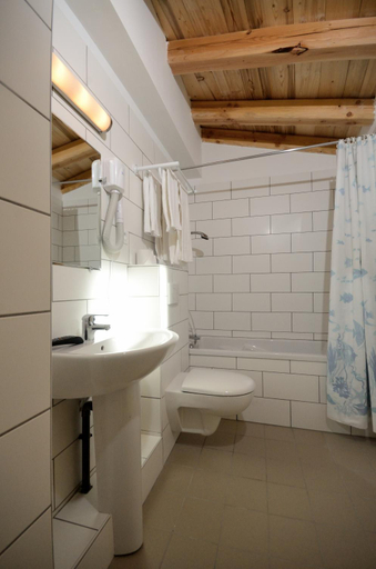 Bathroom 4, Chalet Hotel La Tarine, Savoie