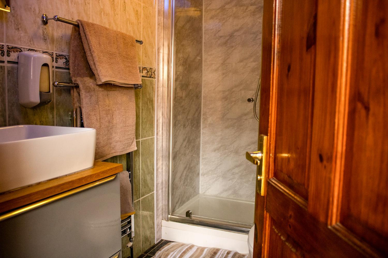 Bathroom 3, The Dolphin Hotel, Somerset