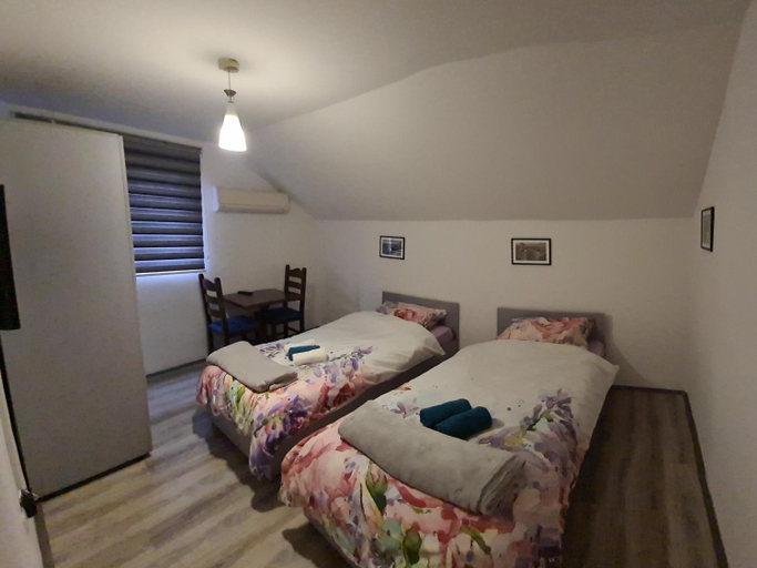 Others 4, Hostel FM, Herzegovina-Neretva