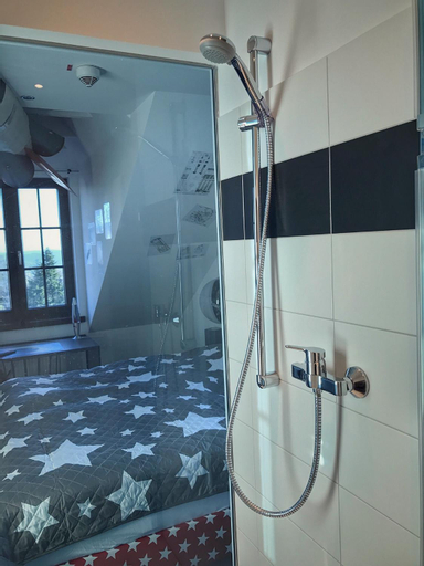 Bathroom 7
