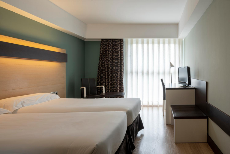 Bedroom 3, Hotel Ciudad de Logrono., La Rioja