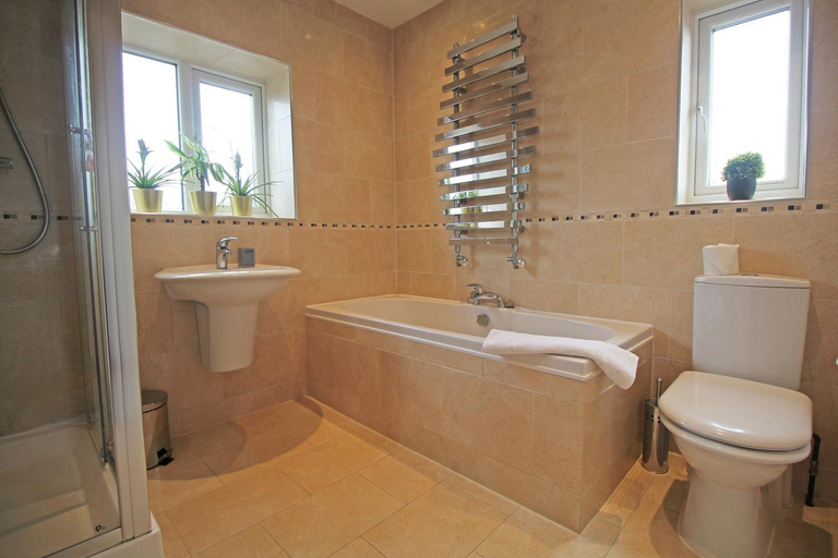 Bedroom 3, Queens Road - Luxury Spacious Home in Chester, Cheshire West and Chester