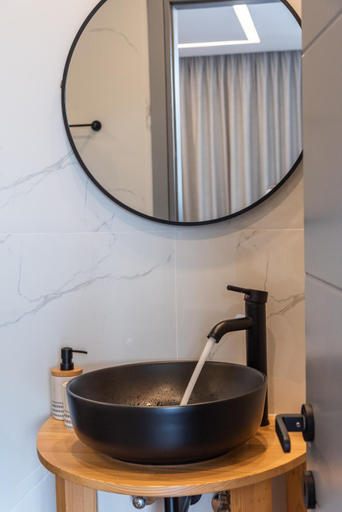Bathroom 5, Remvi apartments, Crete