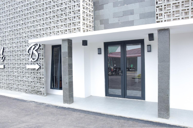 Exterior 2