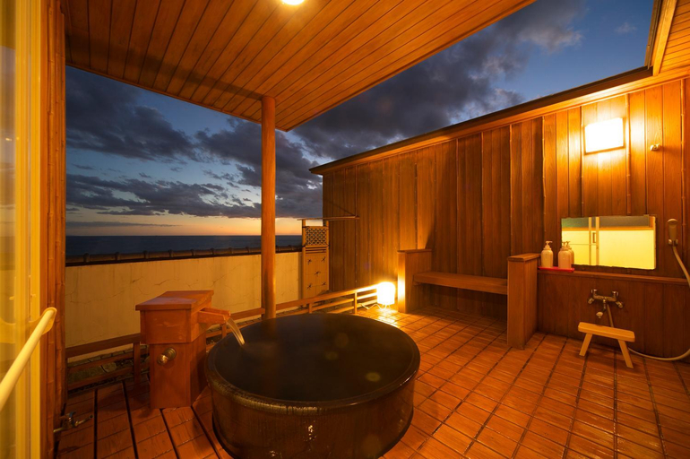 Open air bath