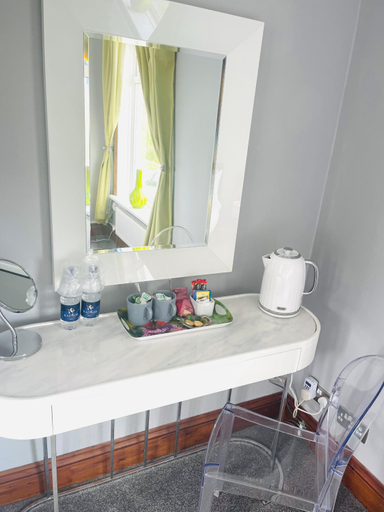 Bathroom 2, The Railway Inn, East Riding of Yorkshire