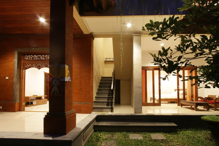 Exterior 9