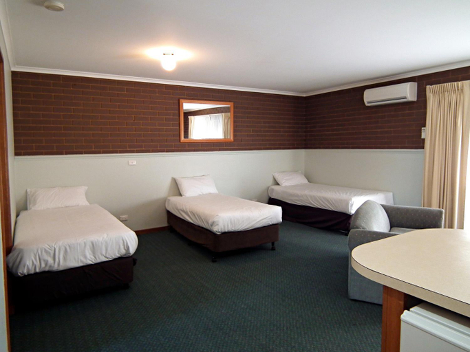 Bedroom 6