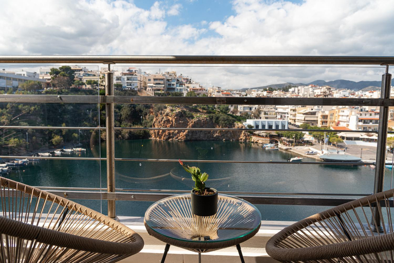 Exterior view, Remvi apartments, Crete