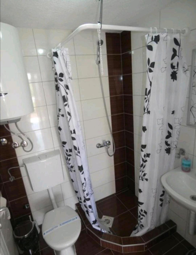 3, Vera Apartments