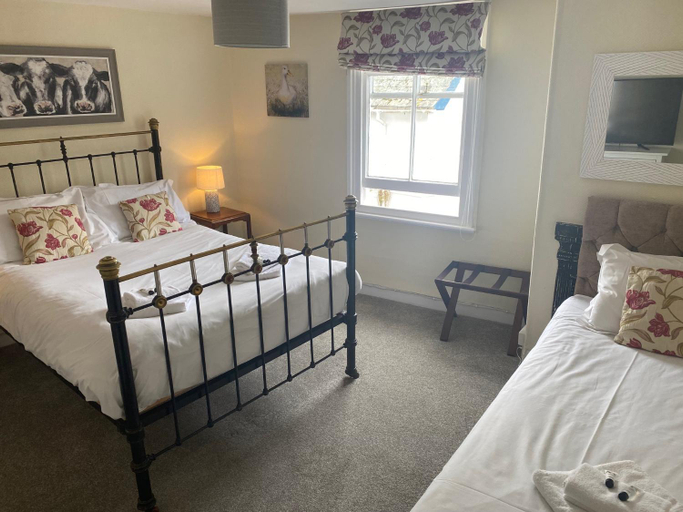 Bedroom 2, The Ship Inn Fowey, Cornwall