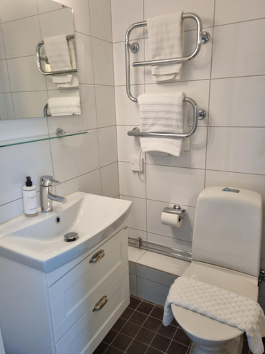 Bathroom 3, Mjolby Stadshotell, Mjölby