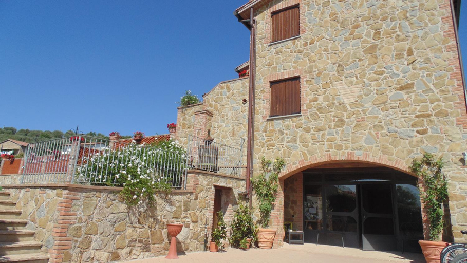 Public Area 3, Il Borgo sul Lago, Perugia