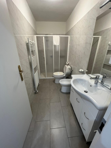 Bedroom 3, IN via venti, La Spezia