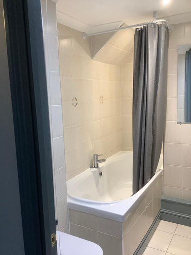 Bathroom 3, The Mooring Post                                                                            , Gloucestershire