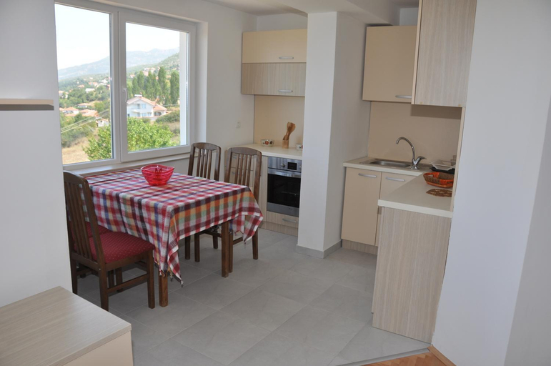 Others 4, Villa Marta