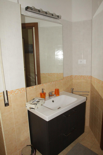 Bathroom 2, B&B Di Leo, Rome