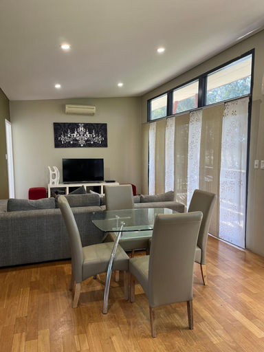 Dining Room 9