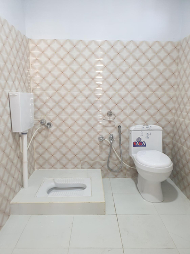 Bathroom 2, Hotel Miandam Palace, Malakand