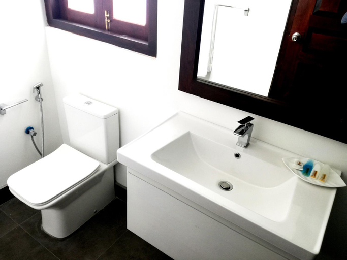 Bathroom, Hotel Hasara, Galle Four Gravets