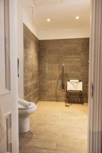 Bathroom 3, Isle Of Raasay Distillery, Highland