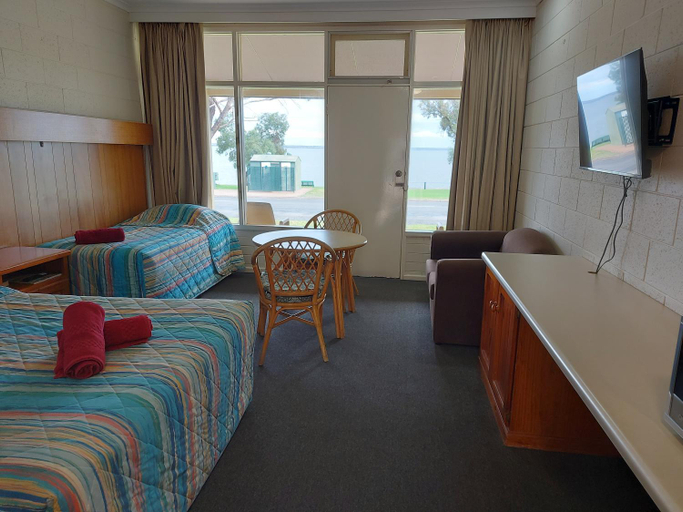 Bedroom 2, Barmera Lake Resort Motel, Berri & Barmera - Barmera
