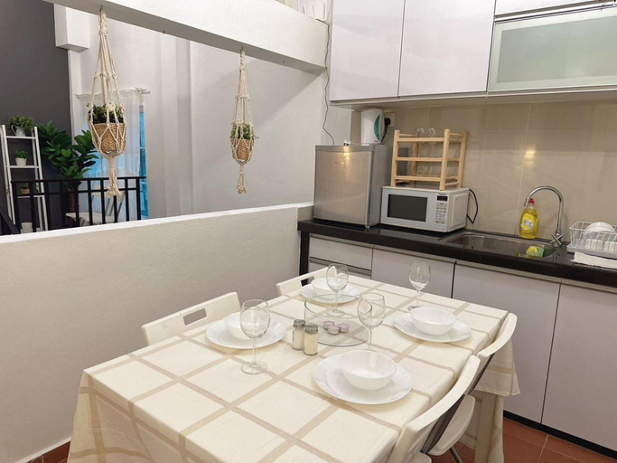 3, Sky Family Suit, Penang Island